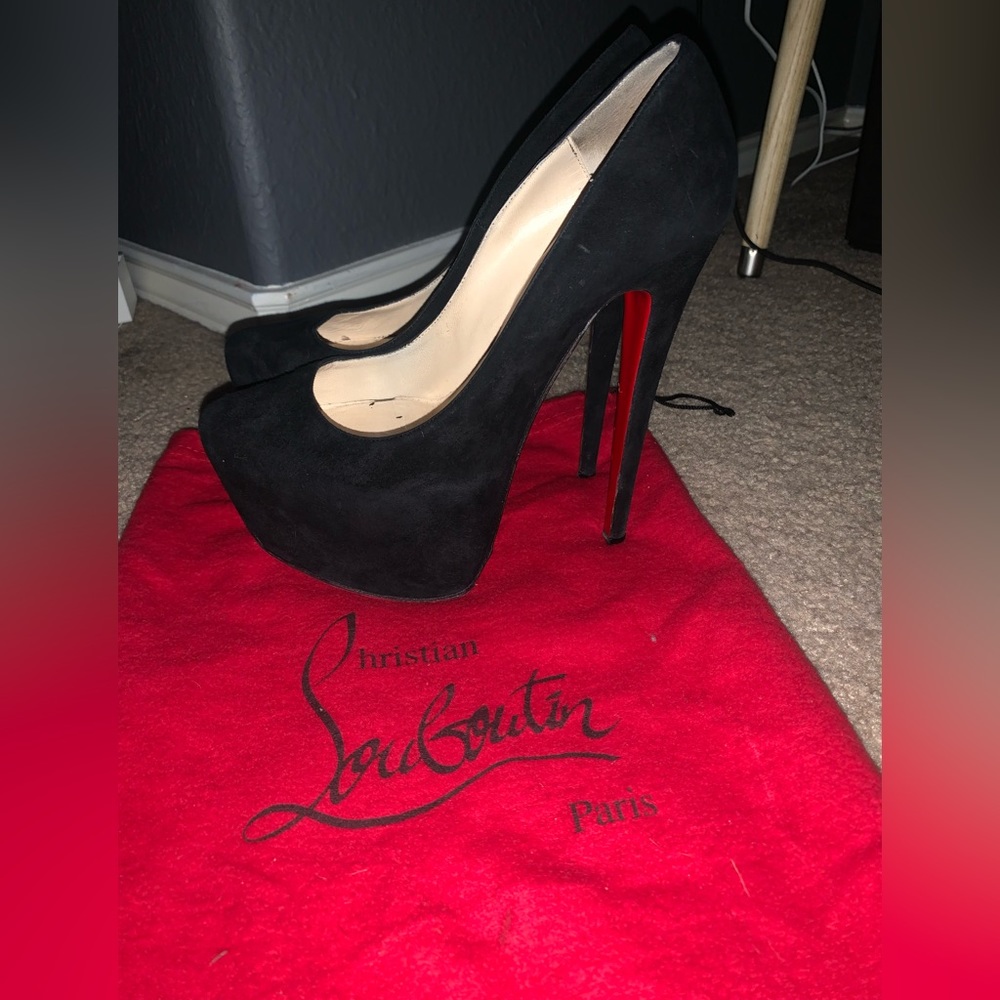 louboutin red bottoms size 7